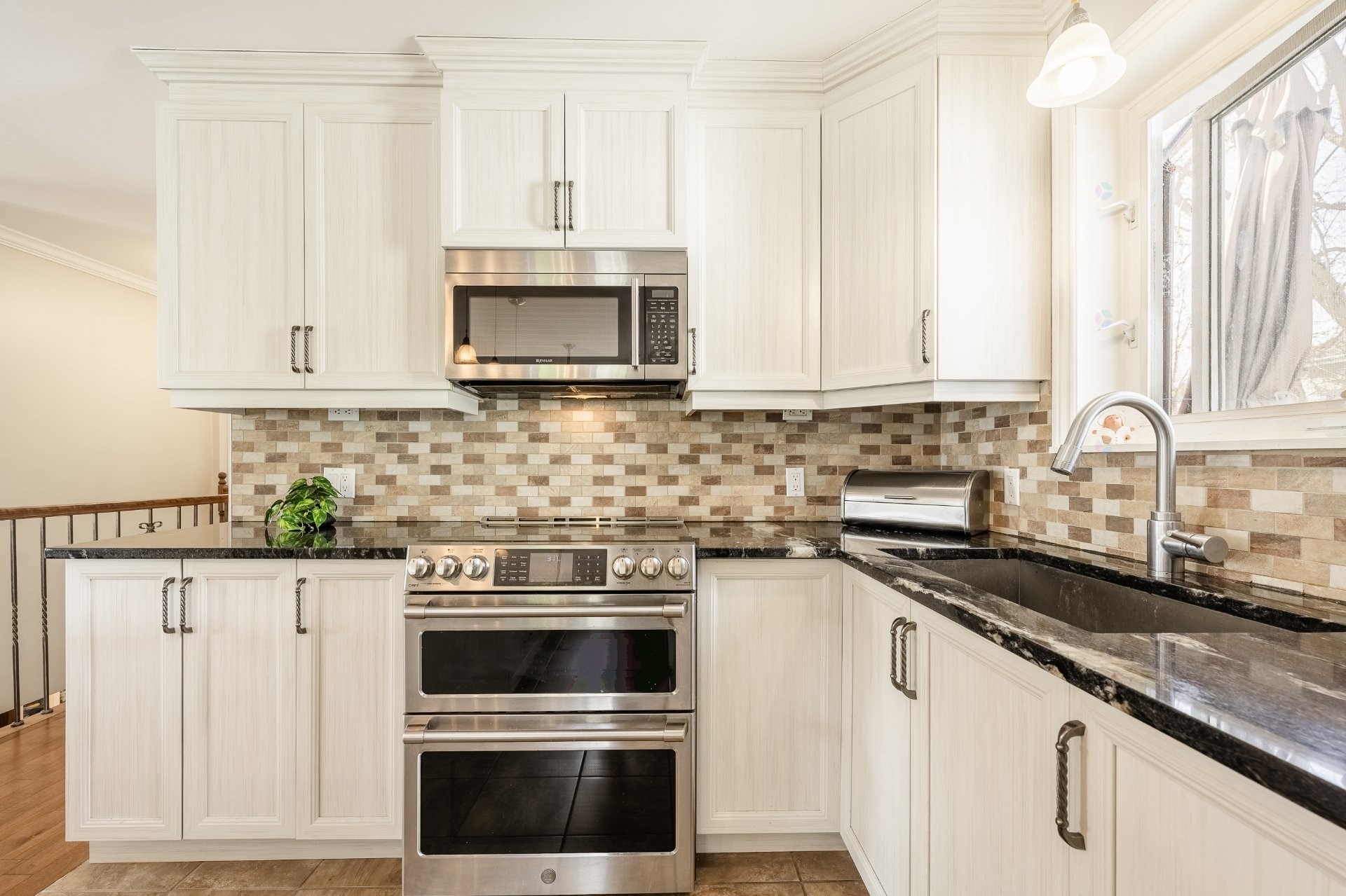 









179


Rue Mailloux

,
Saint-Jean-sur-Richelieu,




QC
J2W1N9

