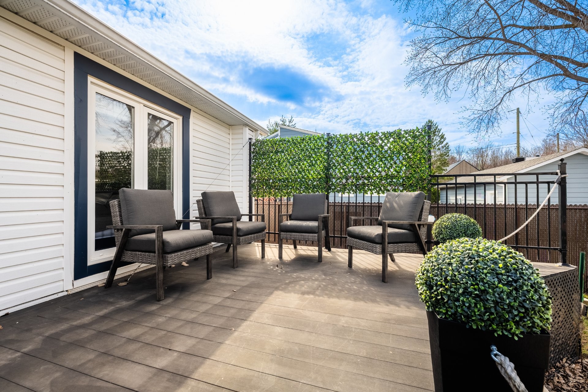 









179


Rue Mailloux

,
Saint-Jean-sur-Richelieu,




QC
J2W1N9

