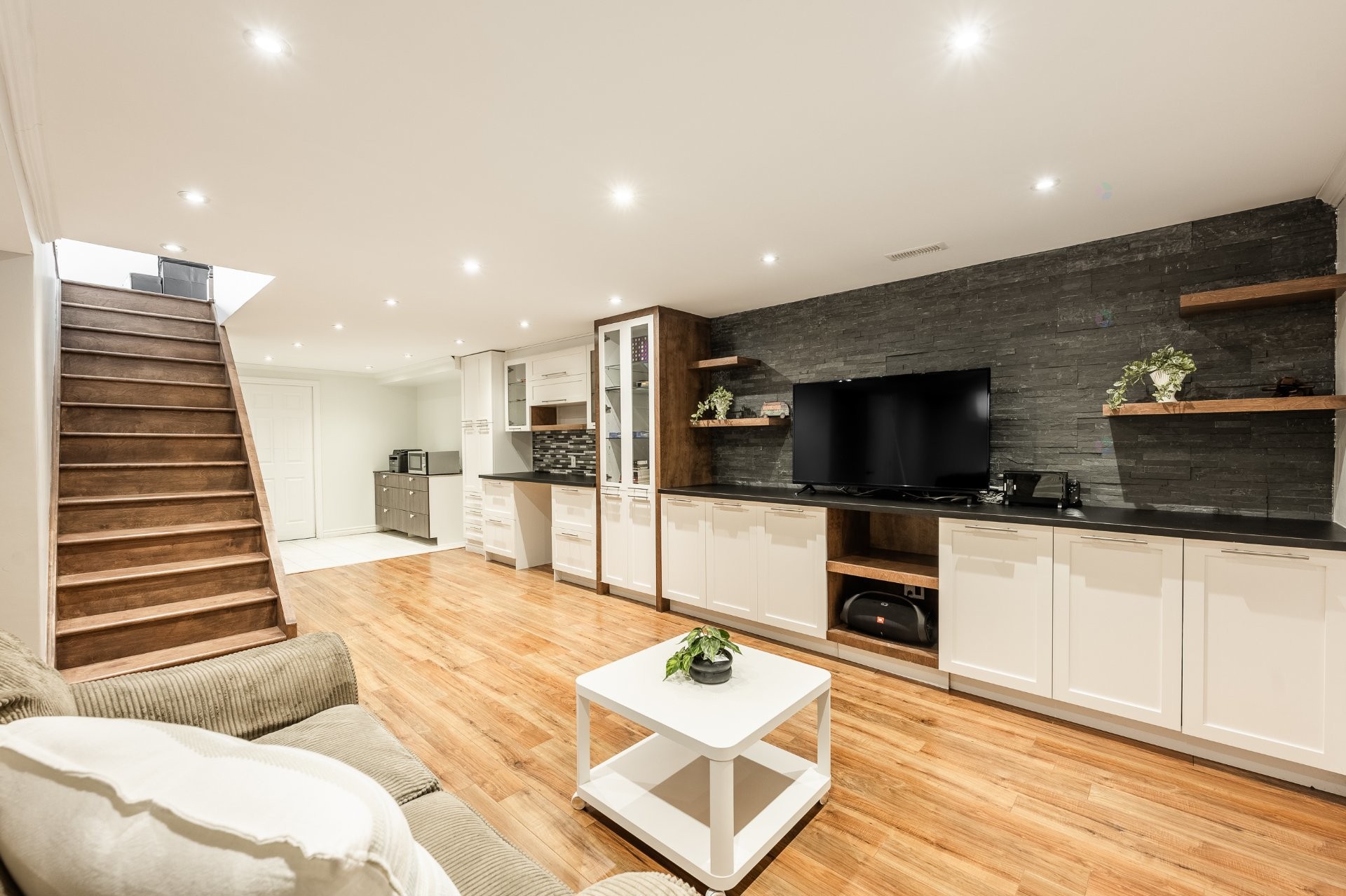 









179


Rue Mailloux

,
Saint-Jean-sur-Richelieu,




QC
J2W1N9


