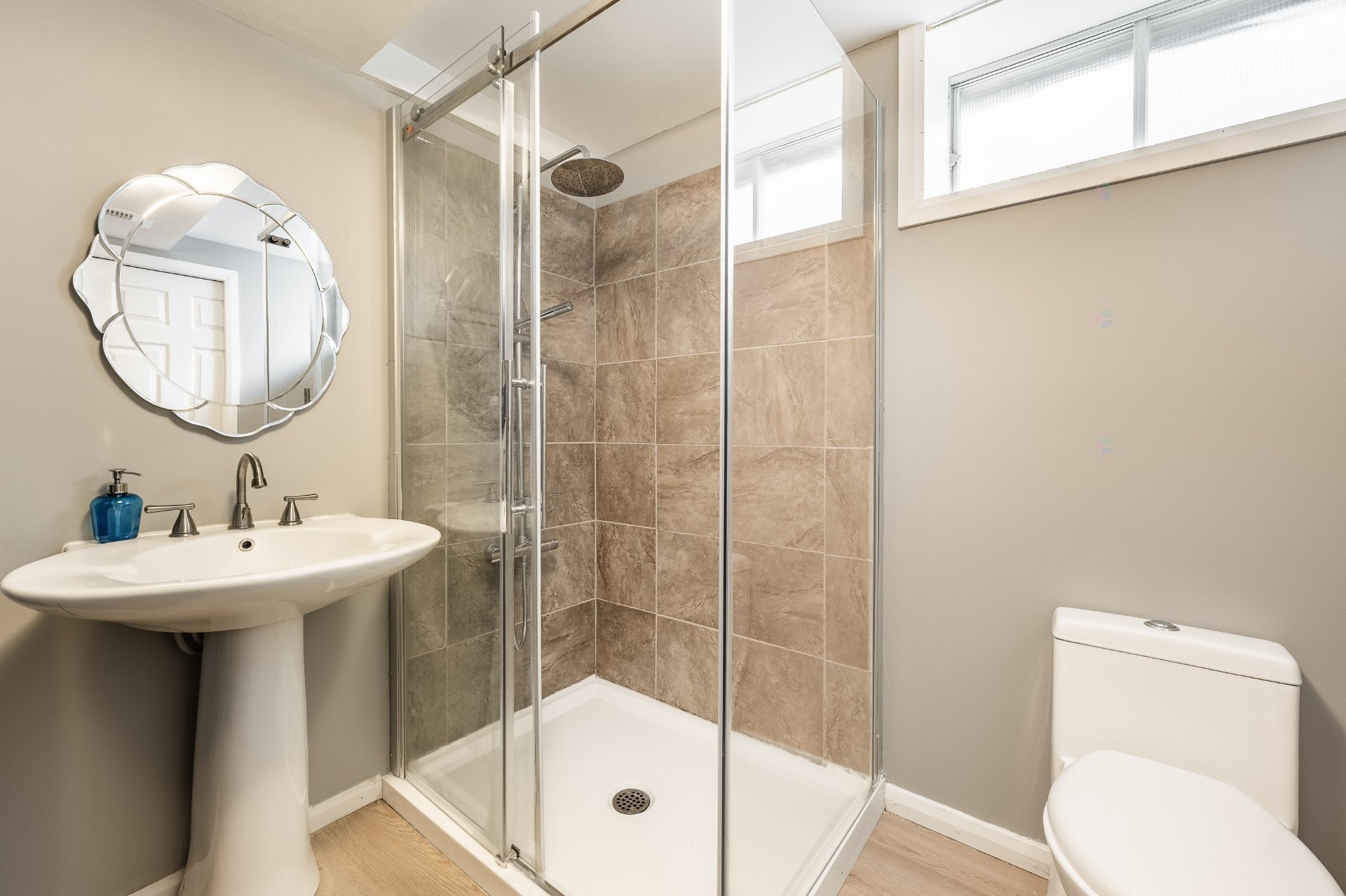 









179


Rue Mailloux

,
Saint-Jean-sur-Richelieu,




QC
J2W1N9

