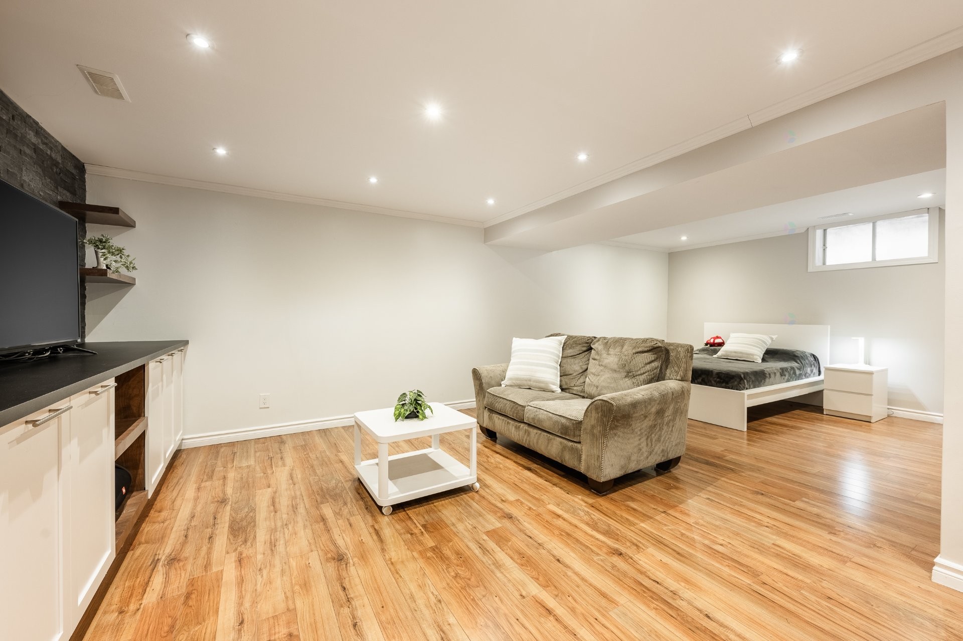 









179


Rue Mailloux

,
Saint-Jean-sur-Richelieu,




QC
J2W1N9

