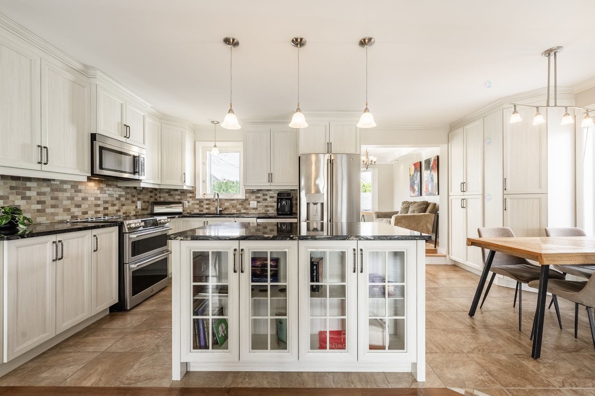 









179


Rue Mailloux

,
Saint-Jean-sur-Richelieu,




QC
J2W1N9

