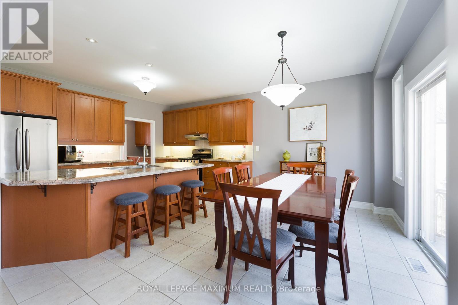 












89 SILVERVALLEY DRIVE

,
Caledon,




Ontario
L7E2Z1


