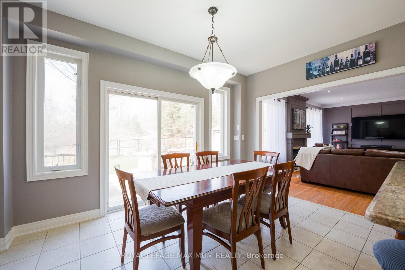 












89 SILVERVALLEY DRIVE

,
Caledon,




Ontario
L7E2Z1

