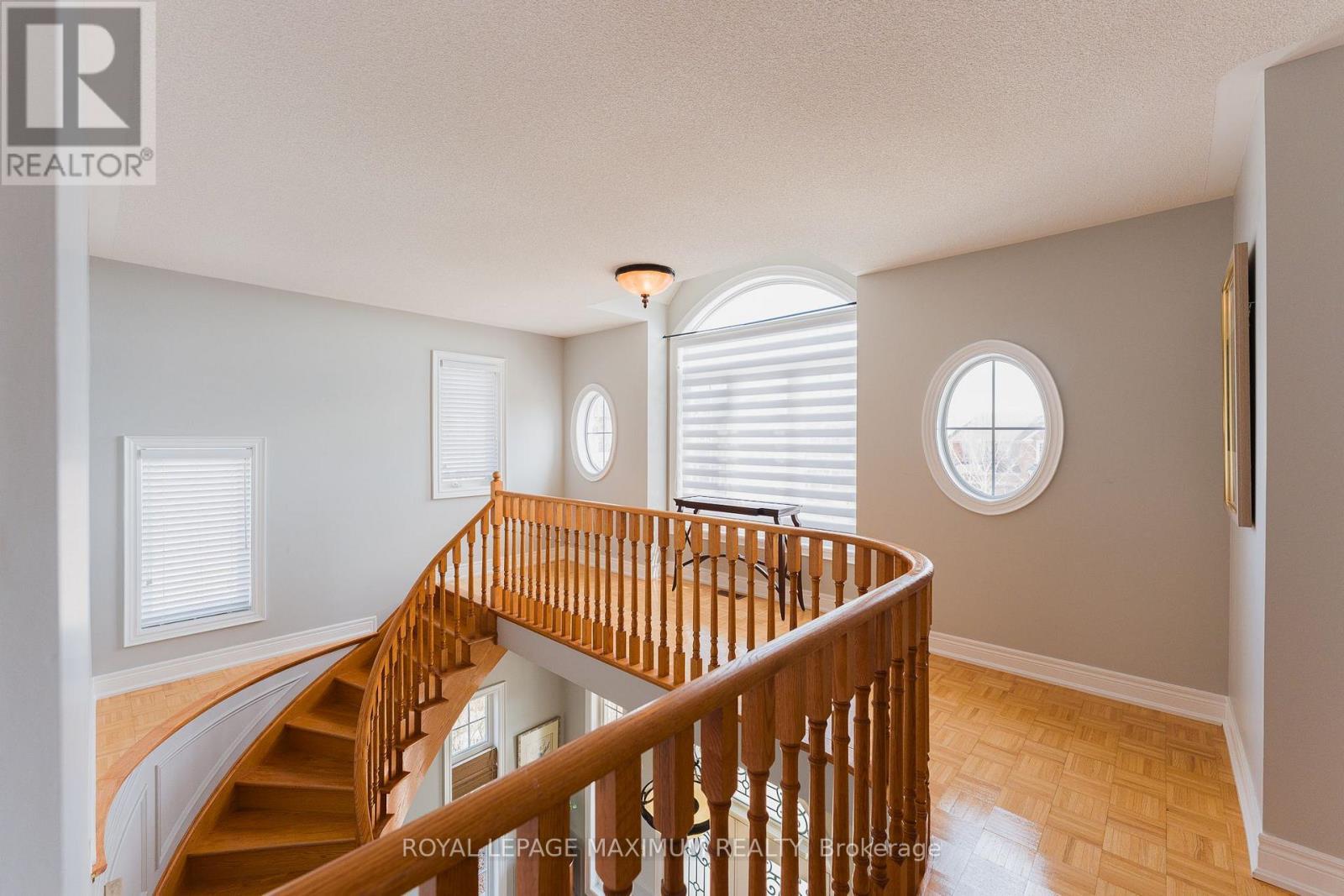 












89 SILVERVALLEY DRIVE

,
Caledon,




Ontario
L7E2Z1

