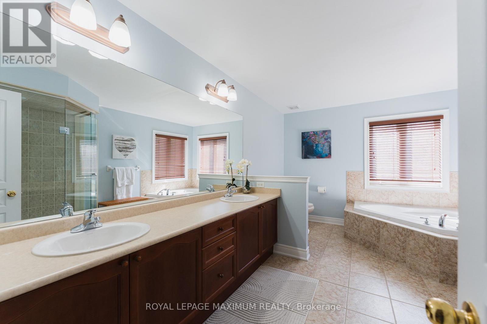 












89 SILVERVALLEY DRIVE

,
Caledon,




Ontario
L7E2Z1

