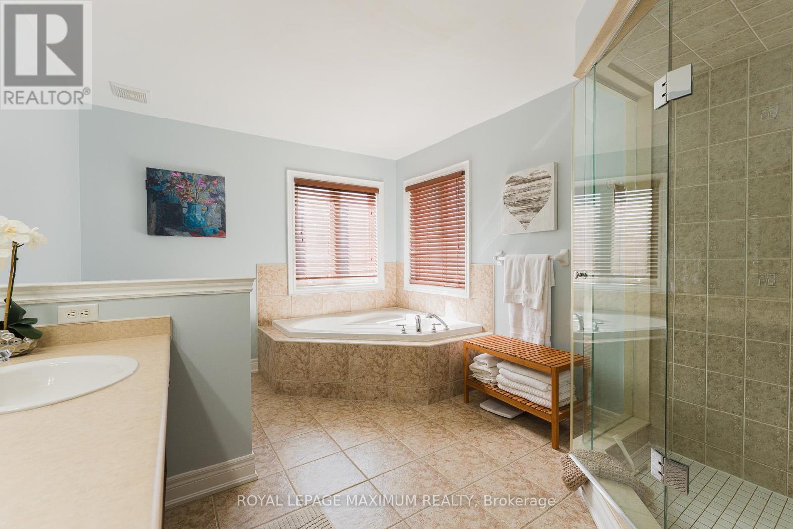 












89 SILVERVALLEY DRIVE

,
Caledon,




Ontario
L7E2Z1

