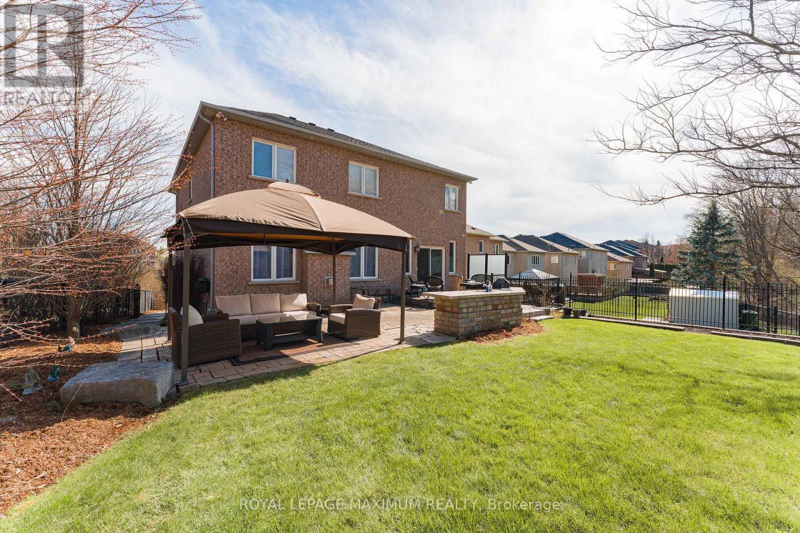 












89 SILVERVALLEY DRIVE

,
Caledon,




Ontario
L7E2Z1

