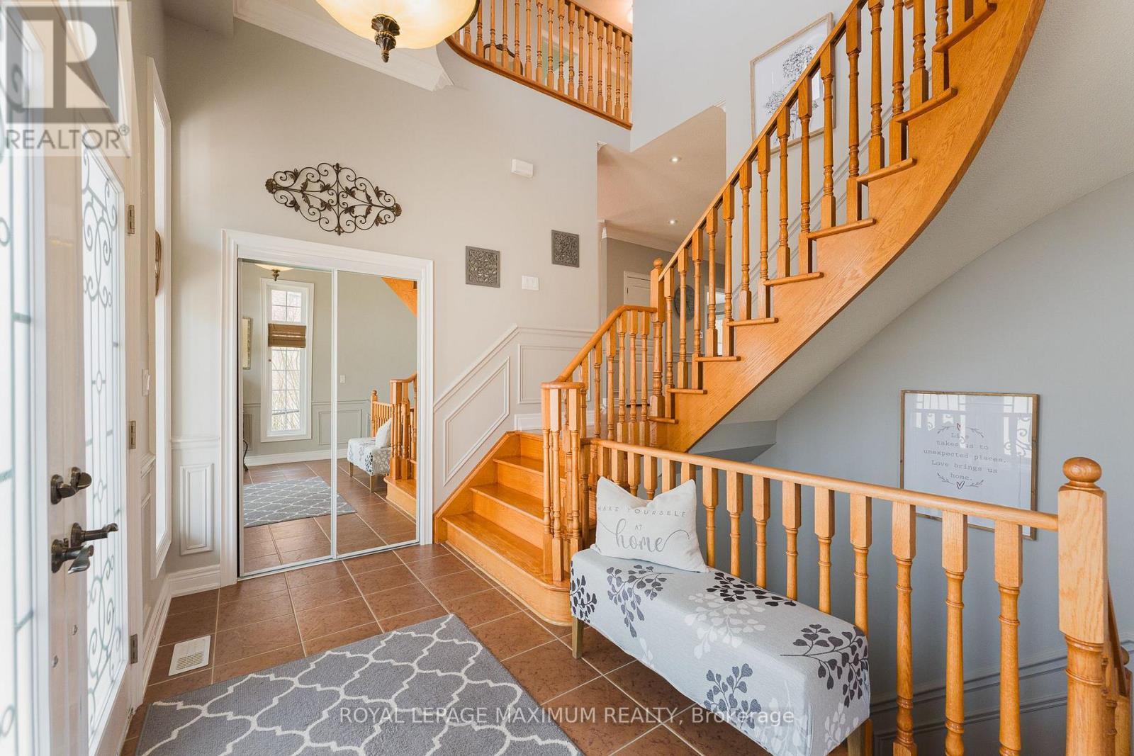 












89 SILVERVALLEY DRIVE

,
Caledon,




Ontario
L7E2Z1


