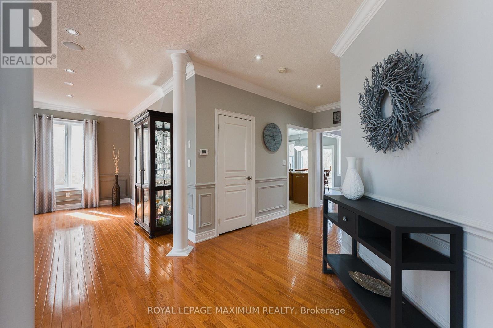 












89 SILVERVALLEY DRIVE

,
Caledon,




Ontario
L7E2Z1

