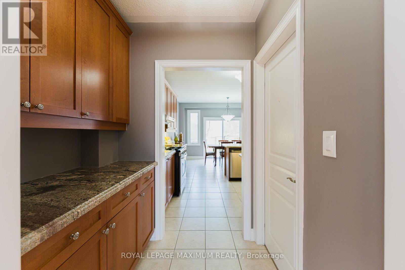 












89 SILVERVALLEY DRIVE

,
Caledon,




Ontario
L7E2Z1

