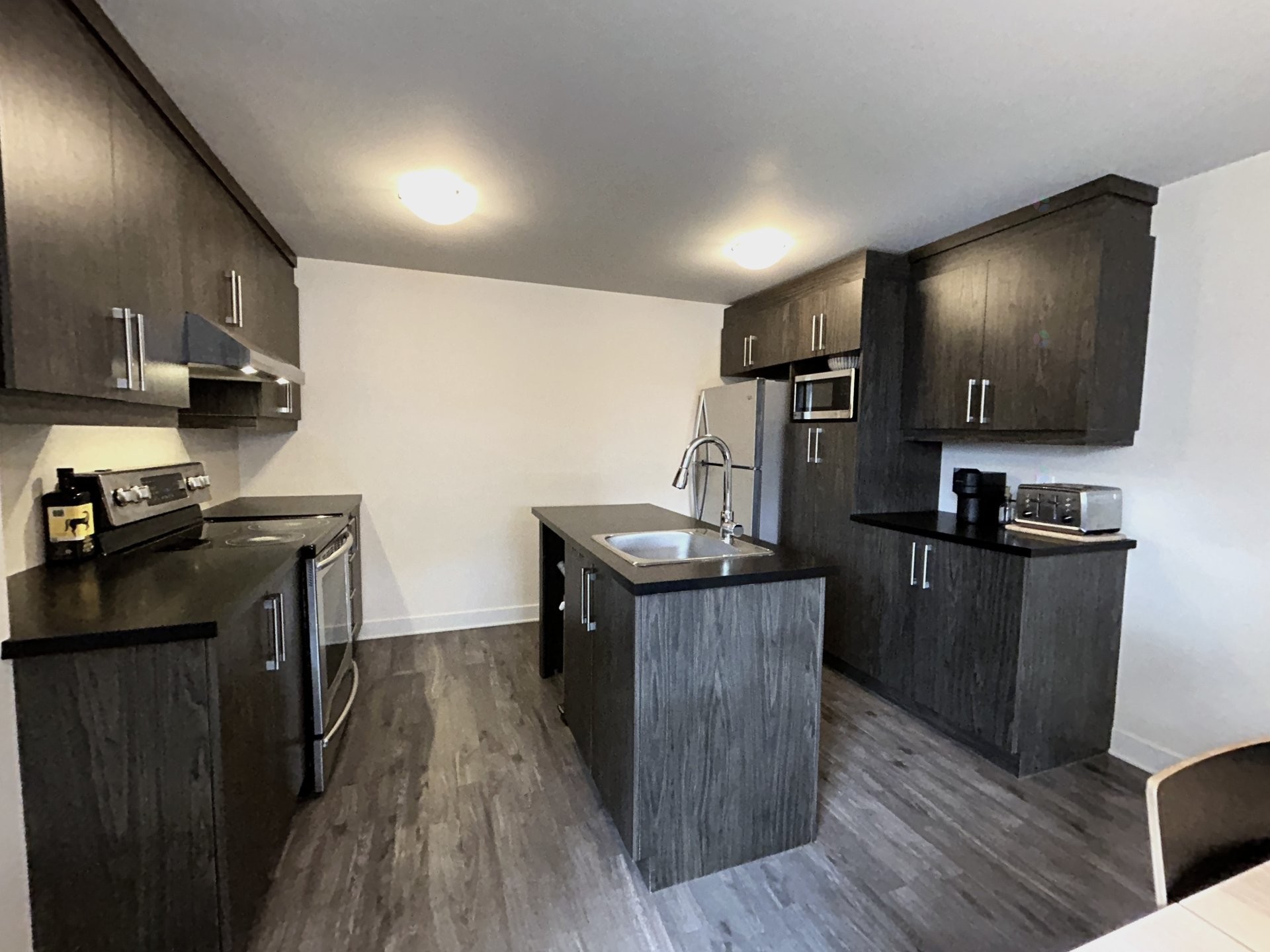 









969Z

 - 971Z


Rue du Faubourg

,
Saint-Jérôme,




QC
J5L0H9

