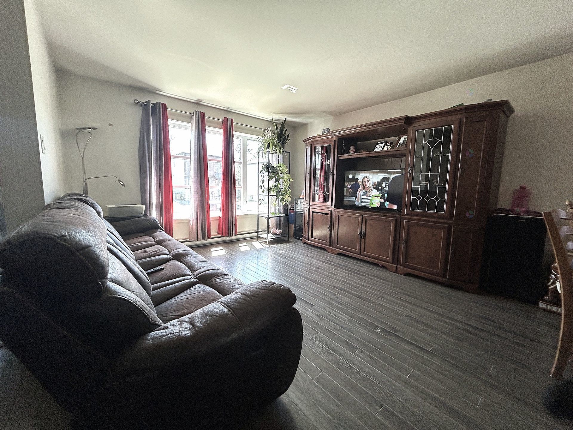 









969Z

 - 971Z


Rue du Faubourg

,
Saint-Jérôme,




QC
J5L0H9

