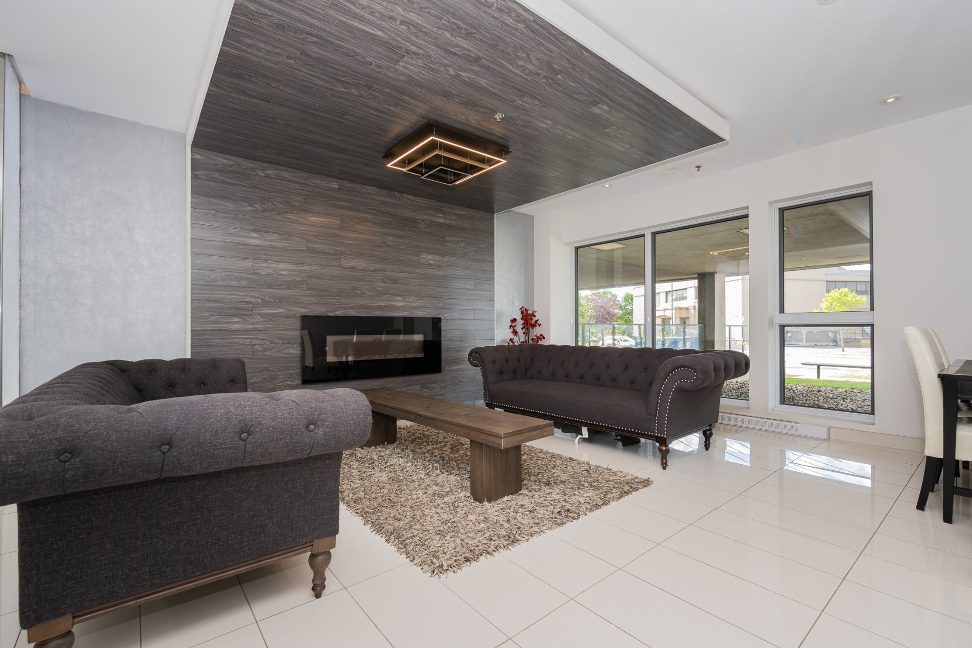 









2335


Ch. Manella

, 706,
Mont-Royal,




QC
H4P0B3

