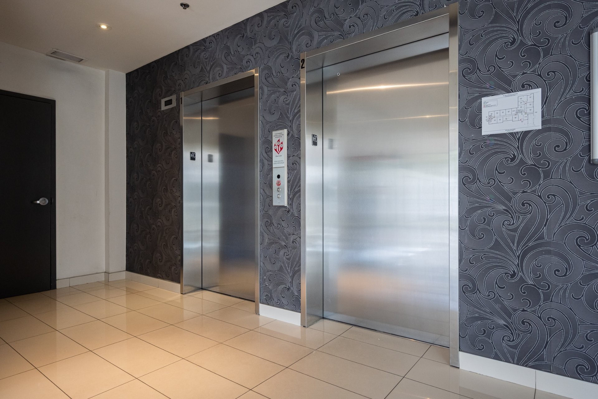 









2335


Ch. Manella

, 706,
Mont-Royal,




QC
H4P0B3

