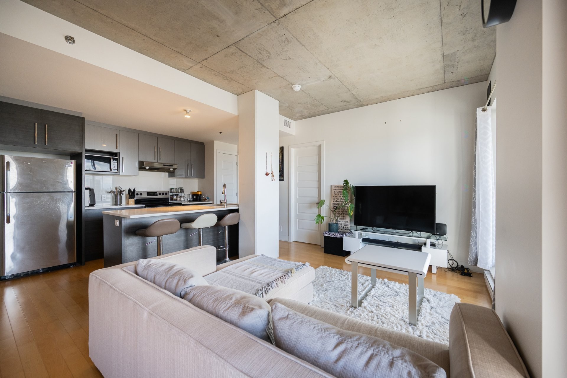 









2335


Ch. Manella

, 706,
Mont-Royal,




QC
H4P0B3

