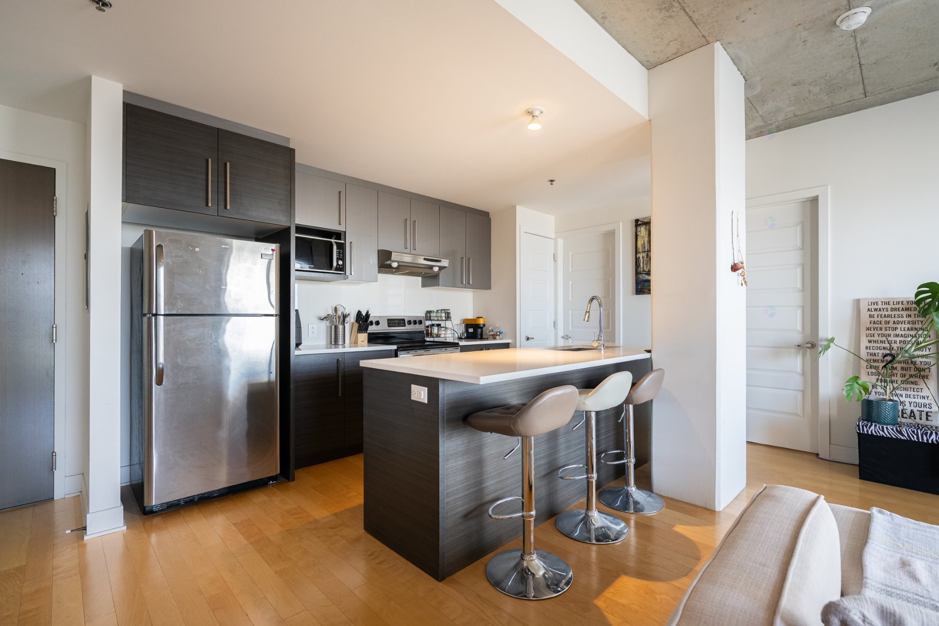 









2335


Ch. Manella

, 706,
Mont-Royal,




QC
H4P0B3

