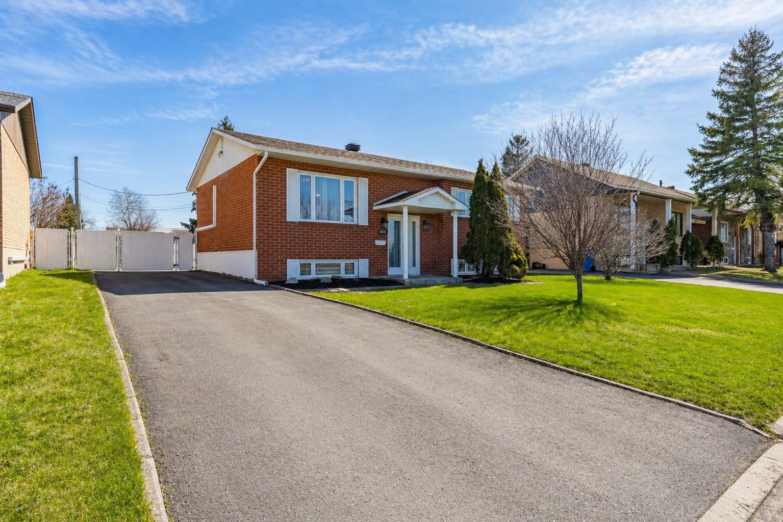 









5615


Av. Raoul

,
Longueuil (Saint-Hubert),




QC
J3Y7P2

