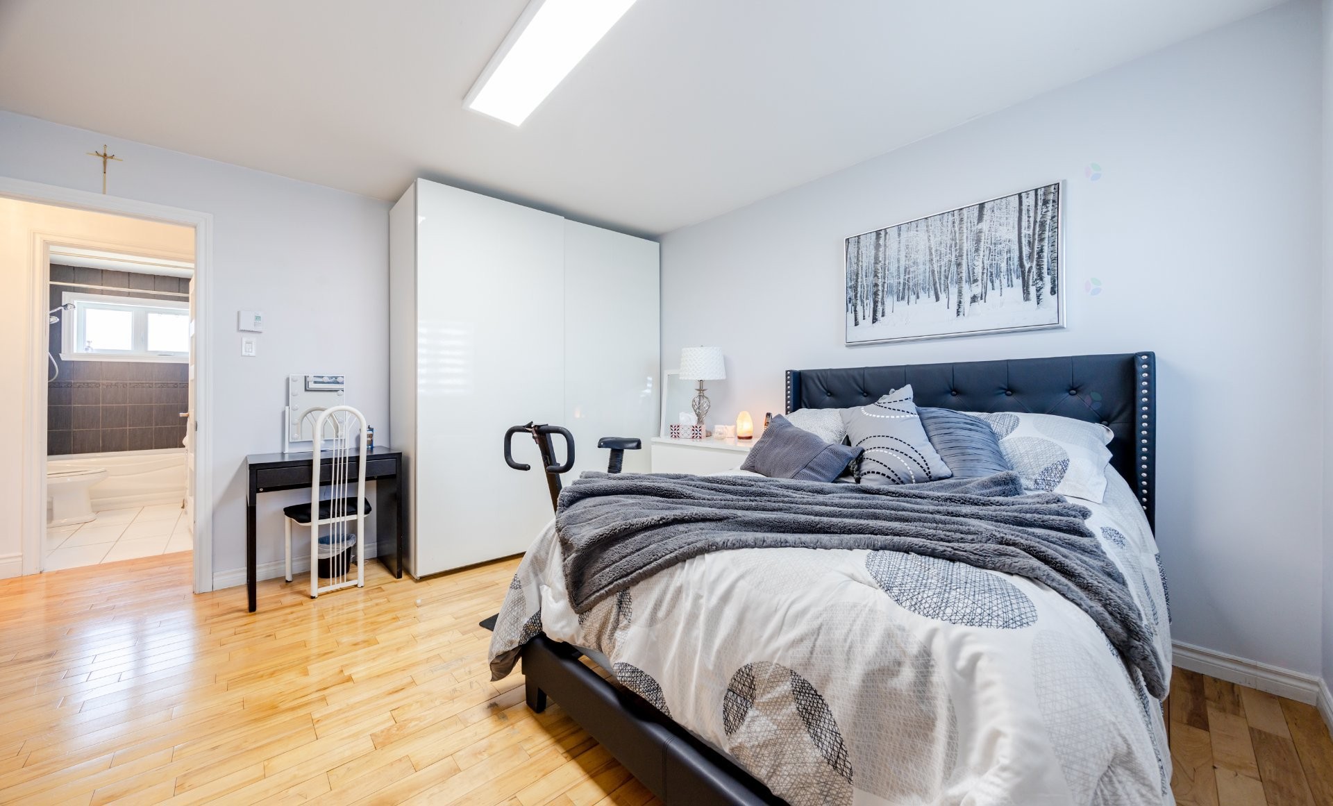 









5615


Av. Raoul

,
Longueuil (Saint-Hubert),




QC
J3Y7P2

