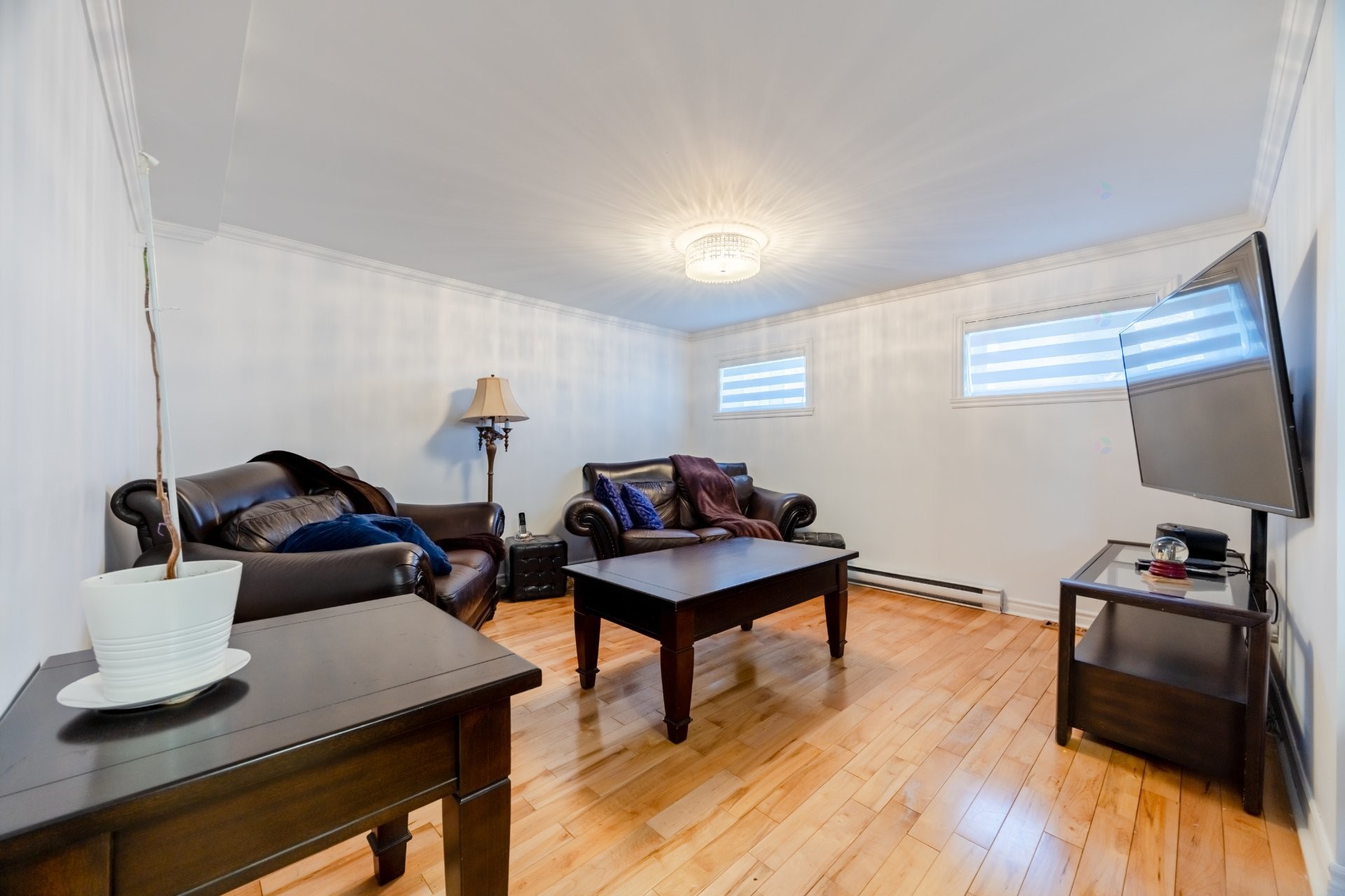 









5615


Av. Raoul

,
Longueuil (Saint-Hubert),




QC
J3Y7P2

