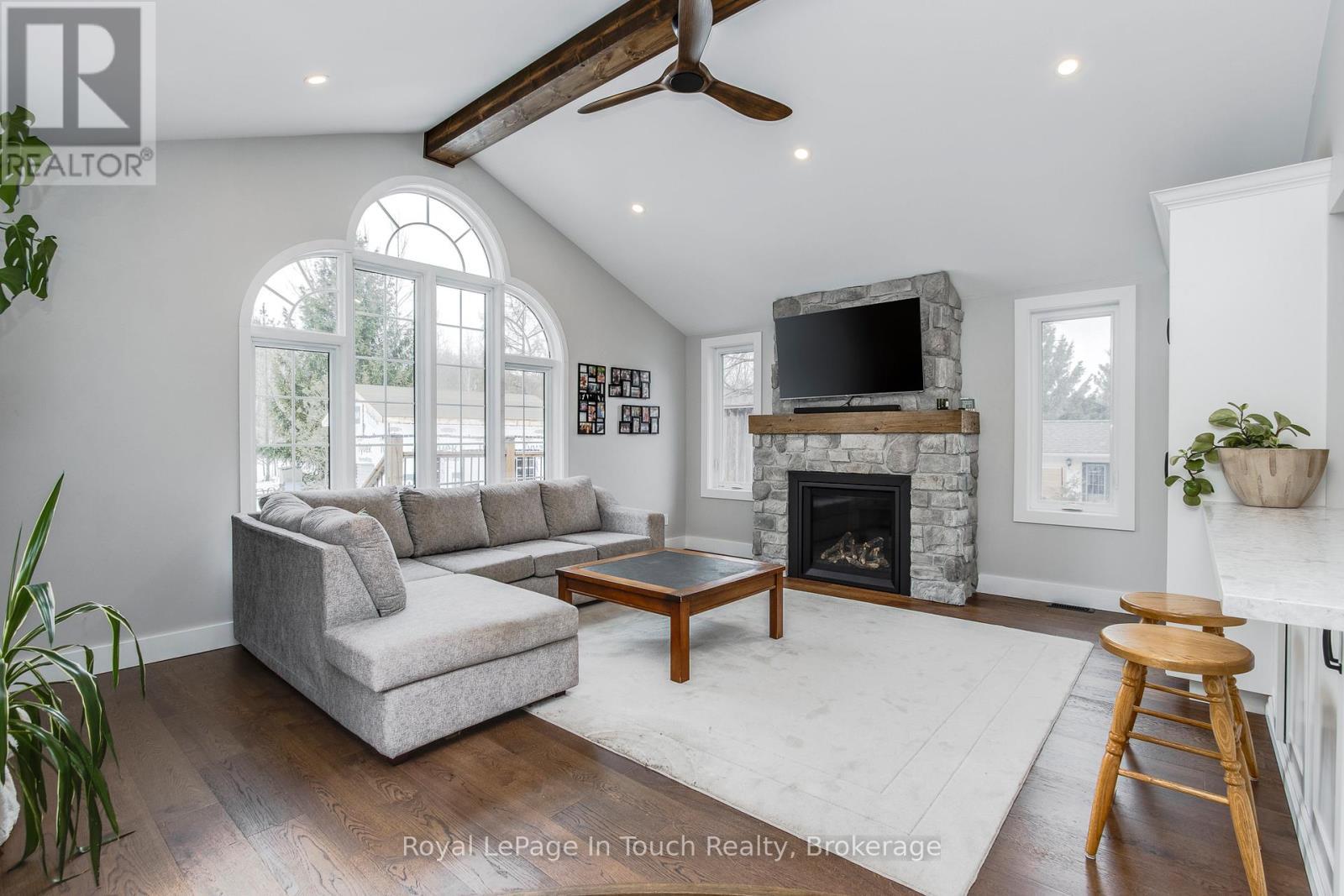 












1130 MARCELLUS DRIVE

,
Midland,




Ontario
L4R5J1

