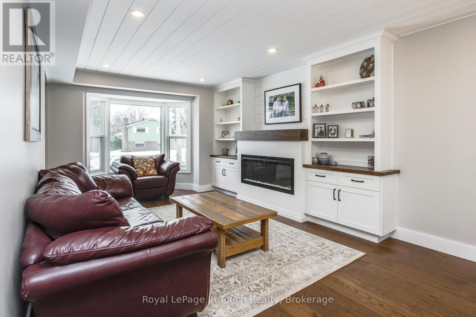 












1130 MARCELLUS DRIVE

,
Midland,




Ontario
L4R5J1

