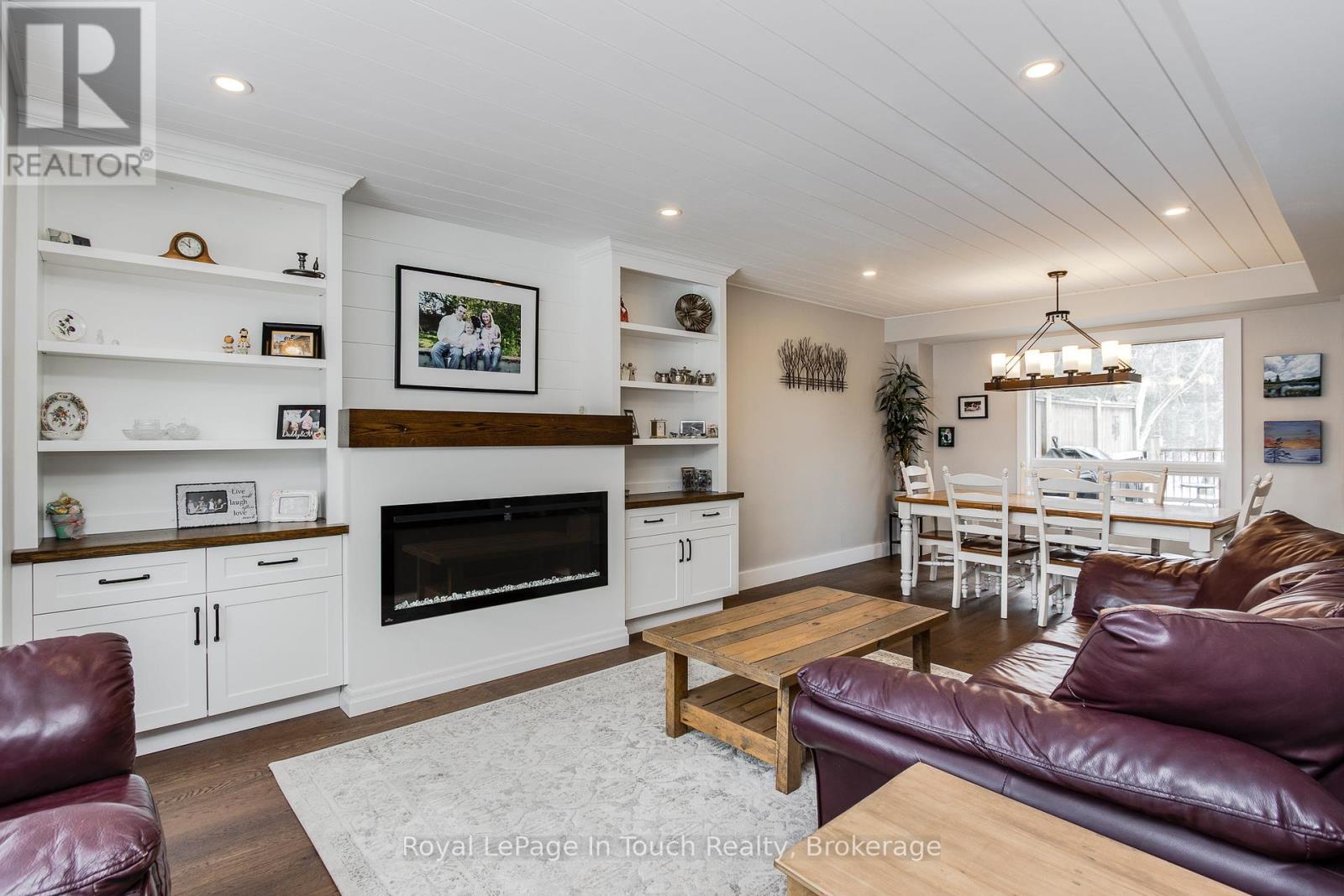 












1130 MARCELLUS DRIVE

,
Midland,




Ontario
L4R5J1

