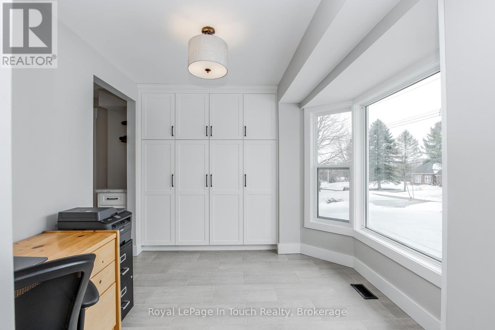 












1130 MARCELLUS DRIVE

,
Midland,




Ontario
L4R5J1

