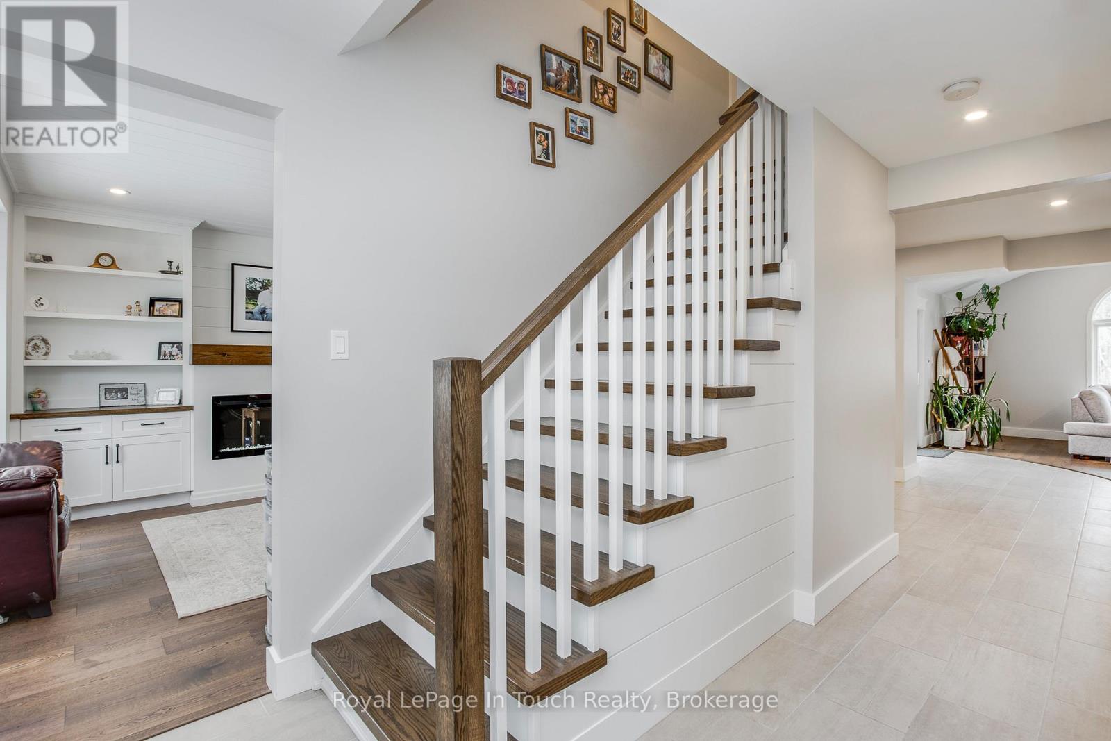 












1130 MARCELLUS DRIVE

,
Midland,




Ontario
L4R5J1

