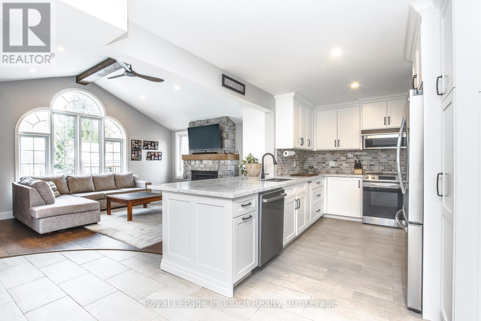 












1130 MARCELLUS DRIVE

,
Midland,




Ontario
L4R5J1

