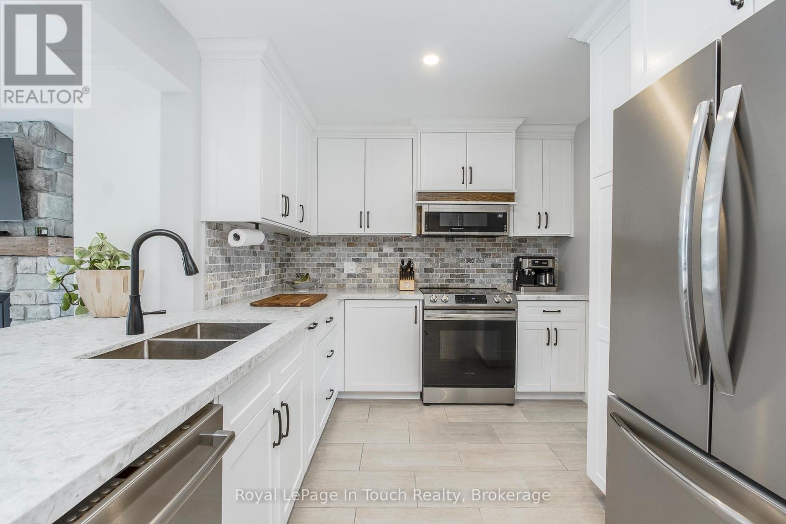 












1130 MARCELLUS DRIVE

,
Midland,




Ontario
L4R5J1


