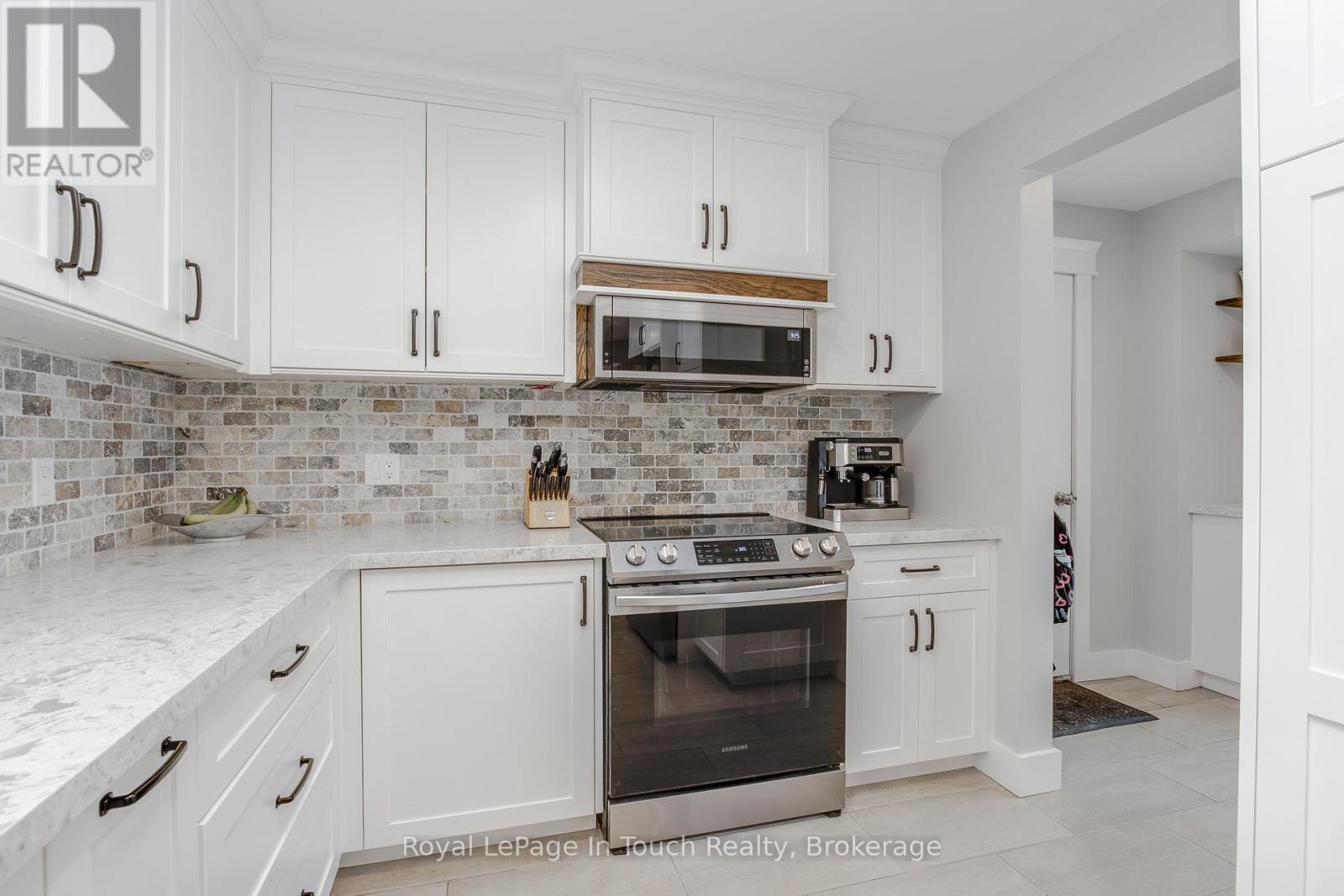 












1130 MARCELLUS DRIVE

,
Midland,




Ontario
L4R5J1

