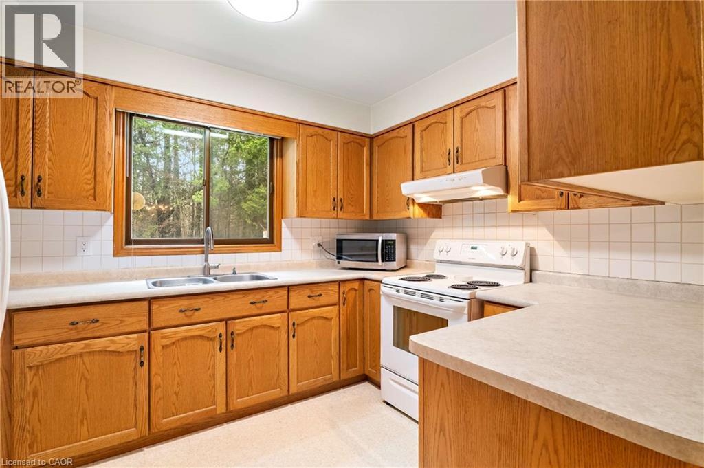 












4620 SIDEROAD 20 N Road

,
Puslinch,




Ontario
N1H6J3


