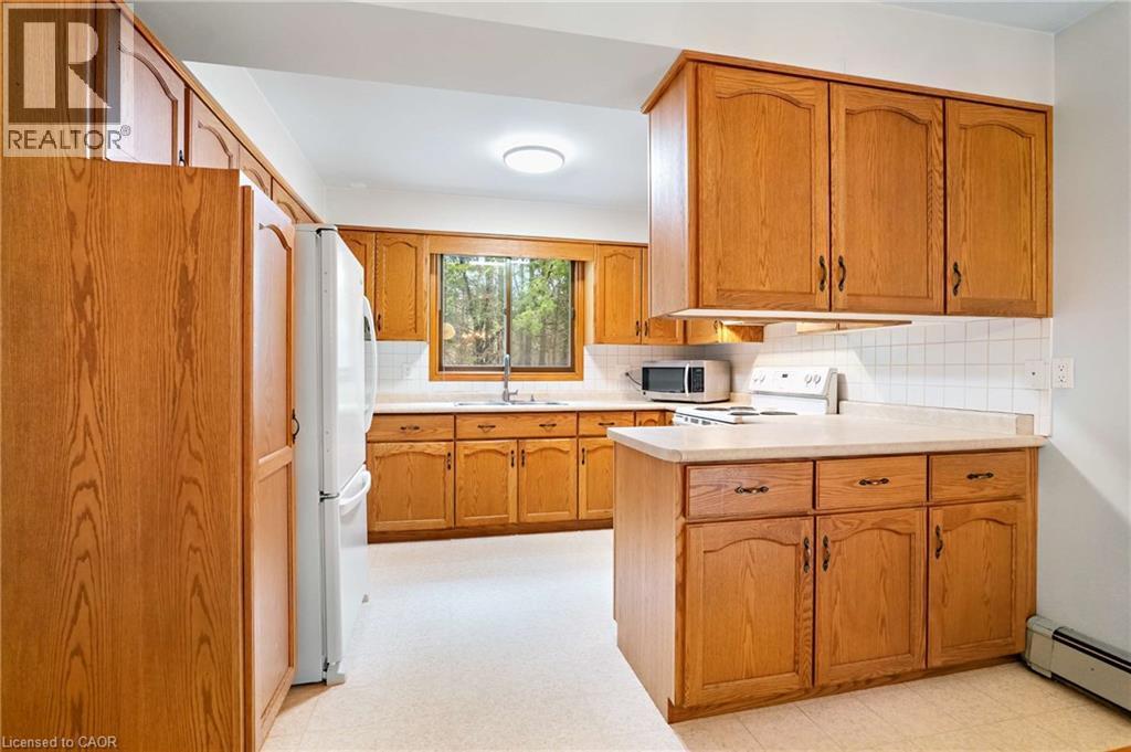 












4620 SIDEROAD 20 N Road

,
Puslinch,




Ontario
N1H6J3

