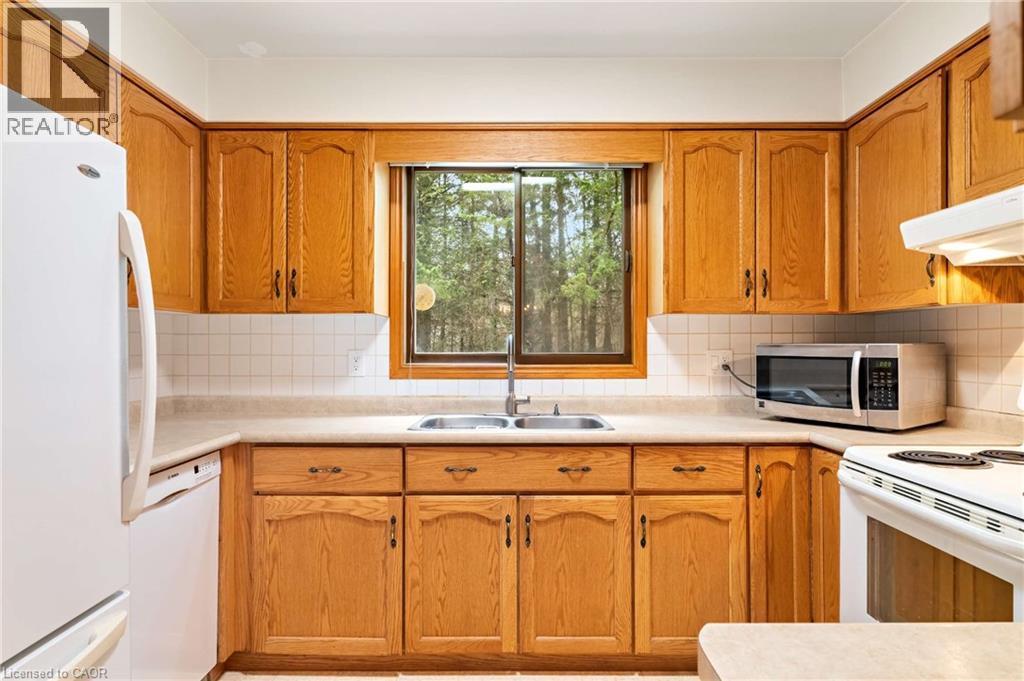 












4620 SIDEROAD 20 N Road

,
Puslinch,




Ontario
N1H6J3

