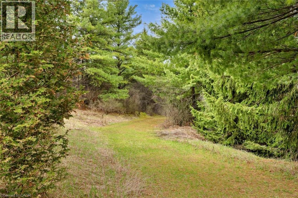 












4620 SIDEROAD 20 N Road

,
Puslinch,




Ontario
N1H6J3

