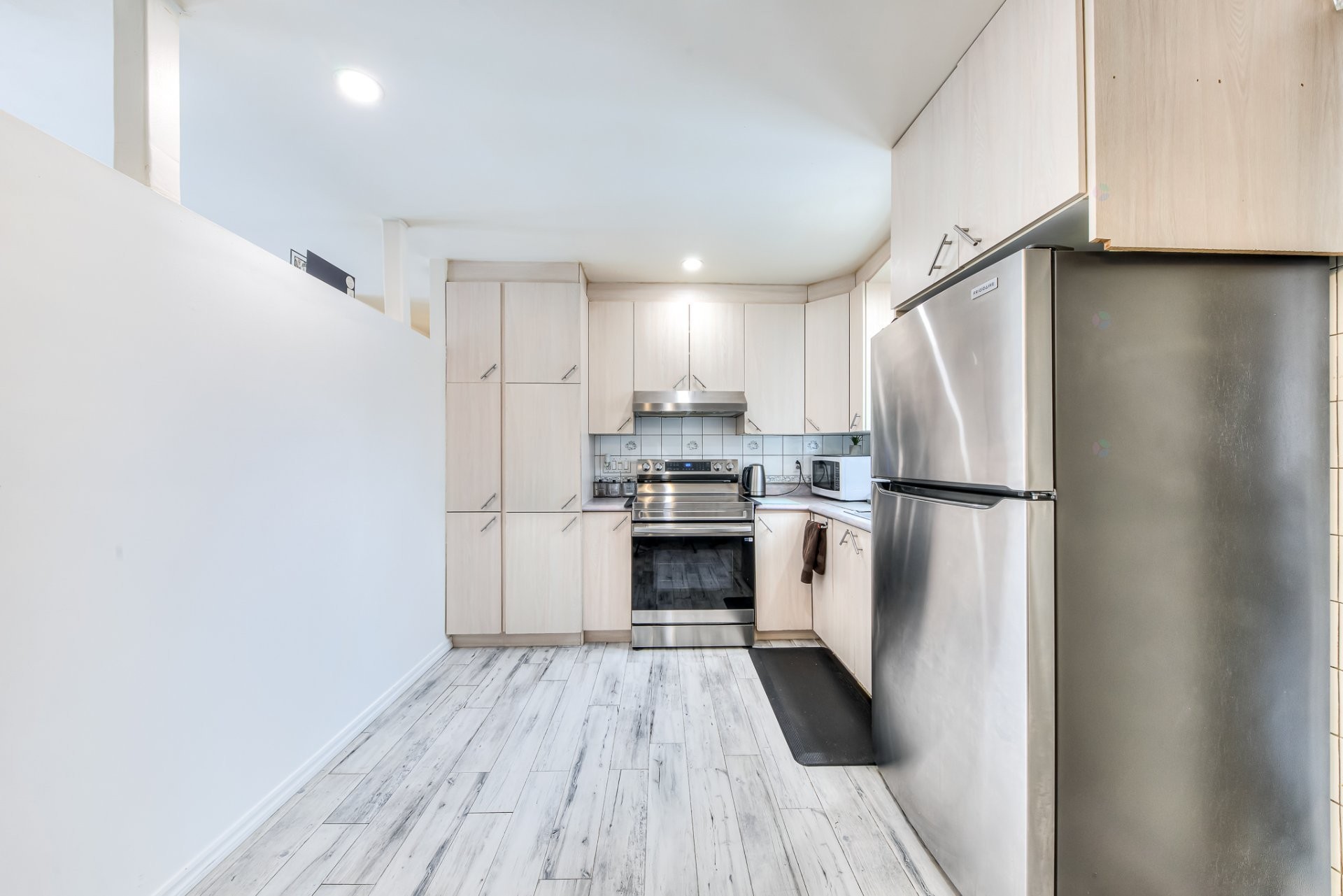 









3775


Rue Sullivan

,
Longueuil (Saint-Hubert),




QC
J3Y6L8

