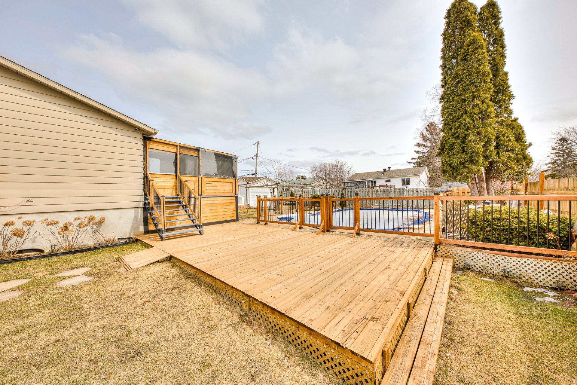 









3775


Rue Sullivan

,
Longueuil (Saint-Hubert),




QC
J3Y6L8

