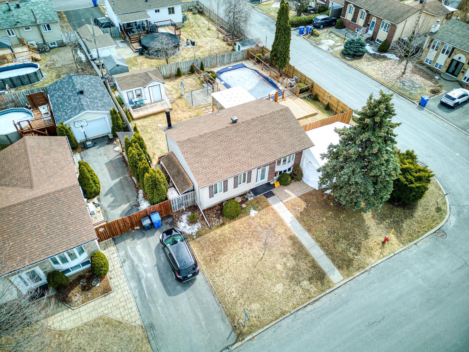 









3775


Rue Sullivan

,
Longueuil (Saint-Hubert),




QC
J3Y6L8

