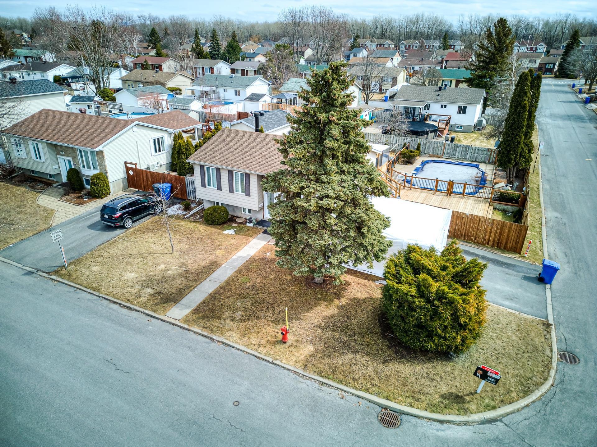 









3775


Rue Sullivan

,
Longueuil (Saint-Hubert),




QC
J3Y6L8

