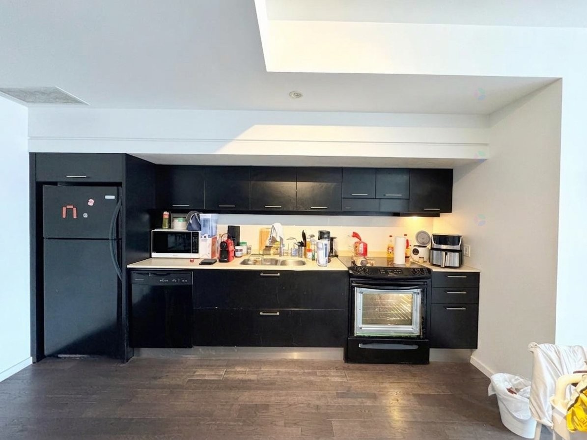 









350


Boul. De Maisonneuve O.

, 1702,
Montréal (Ville-Marie),




QC
H3A0B4

