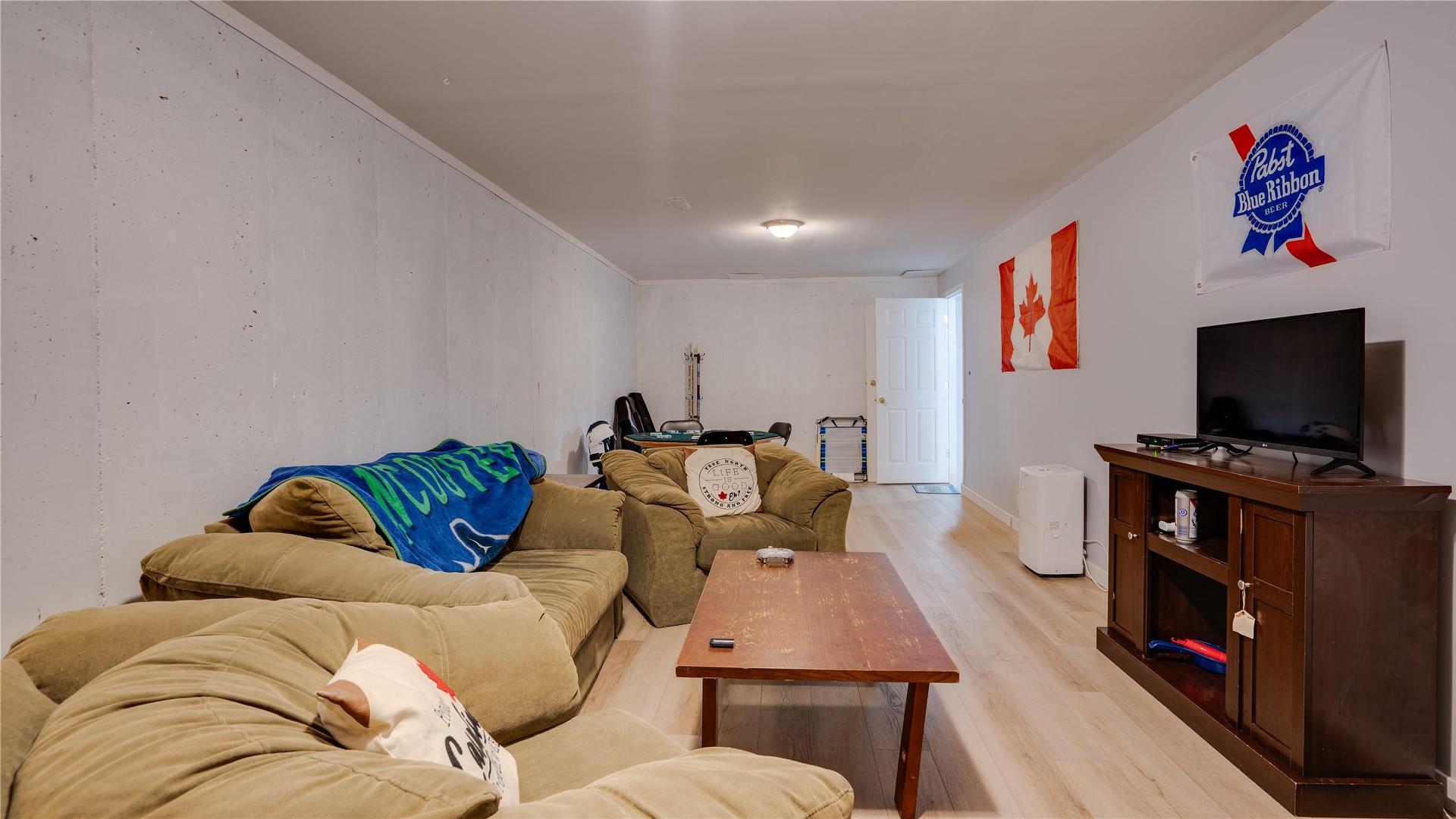 









1041


Middleton

Way, 102,
Vernon,




BC
V1B 2N3

