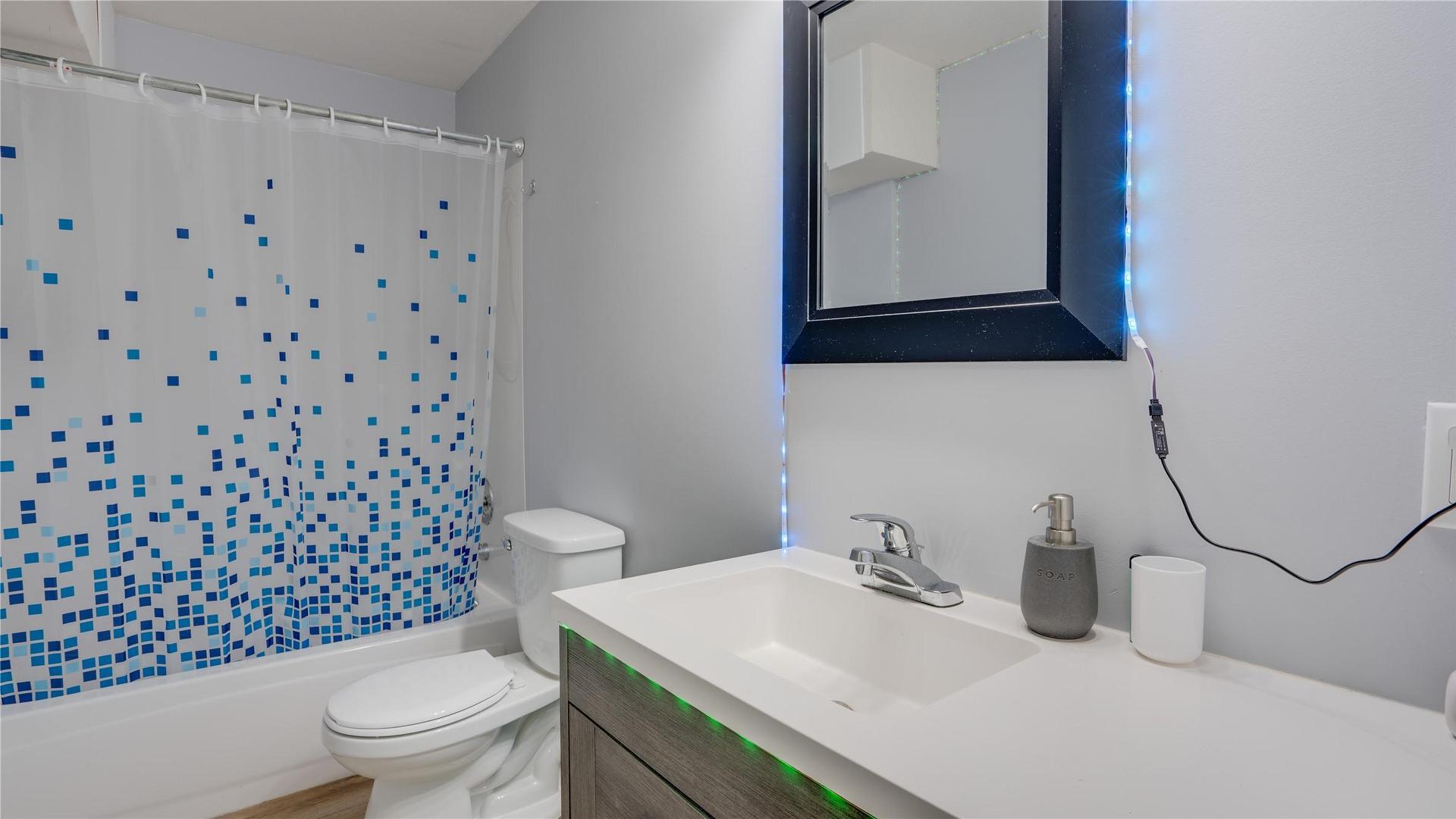 









1041


Middleton

Way, 102,
Vernon,




BC
V1B 2N3

