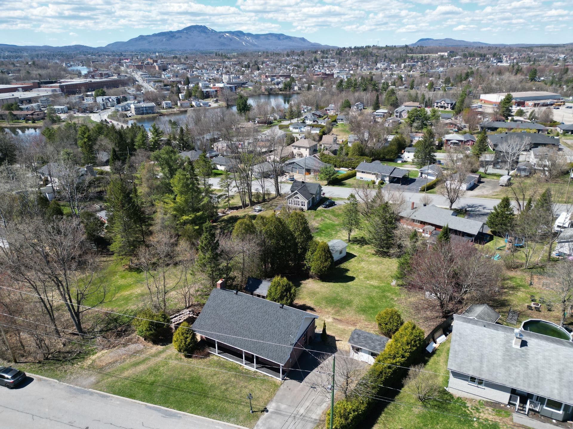 









1181


Rue Adélard

,
Magog,




QC
J1X3S1

