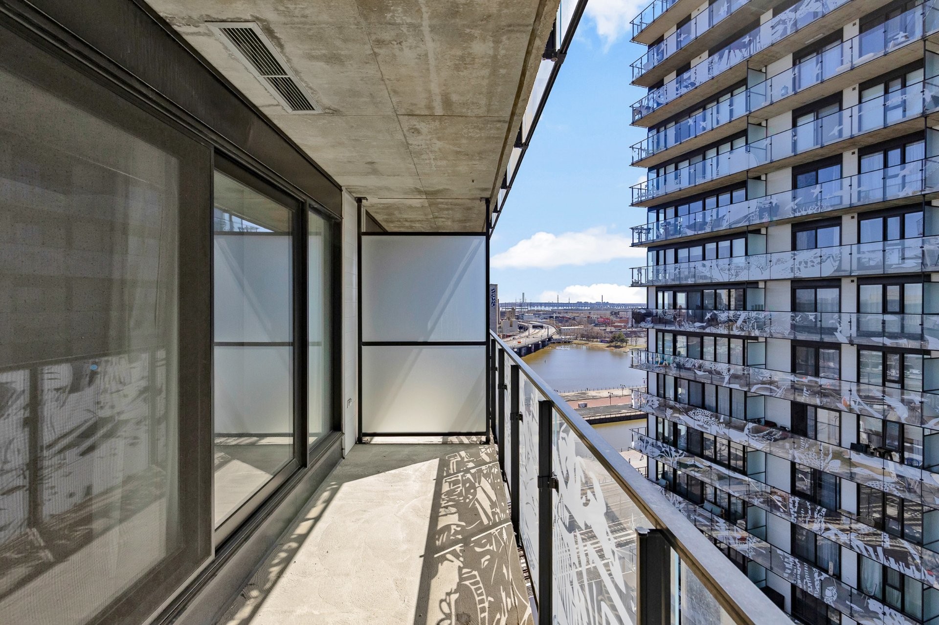 









101


Rue Peel

, 1559,
Montréal (Le Sud-Ouest),




QC
H3C0Y1

