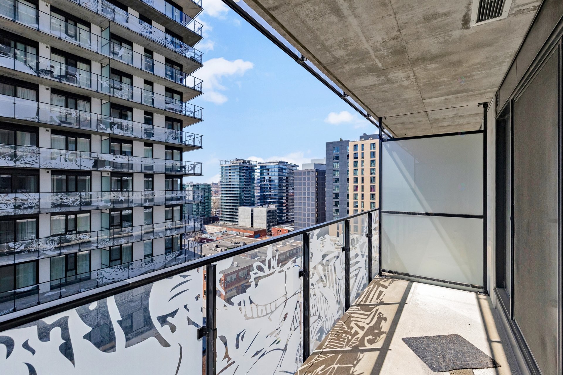 









101


Rue Peel

, 1559,
Montréal (Le Sud-Ouest),




QC
H3C0Y1

