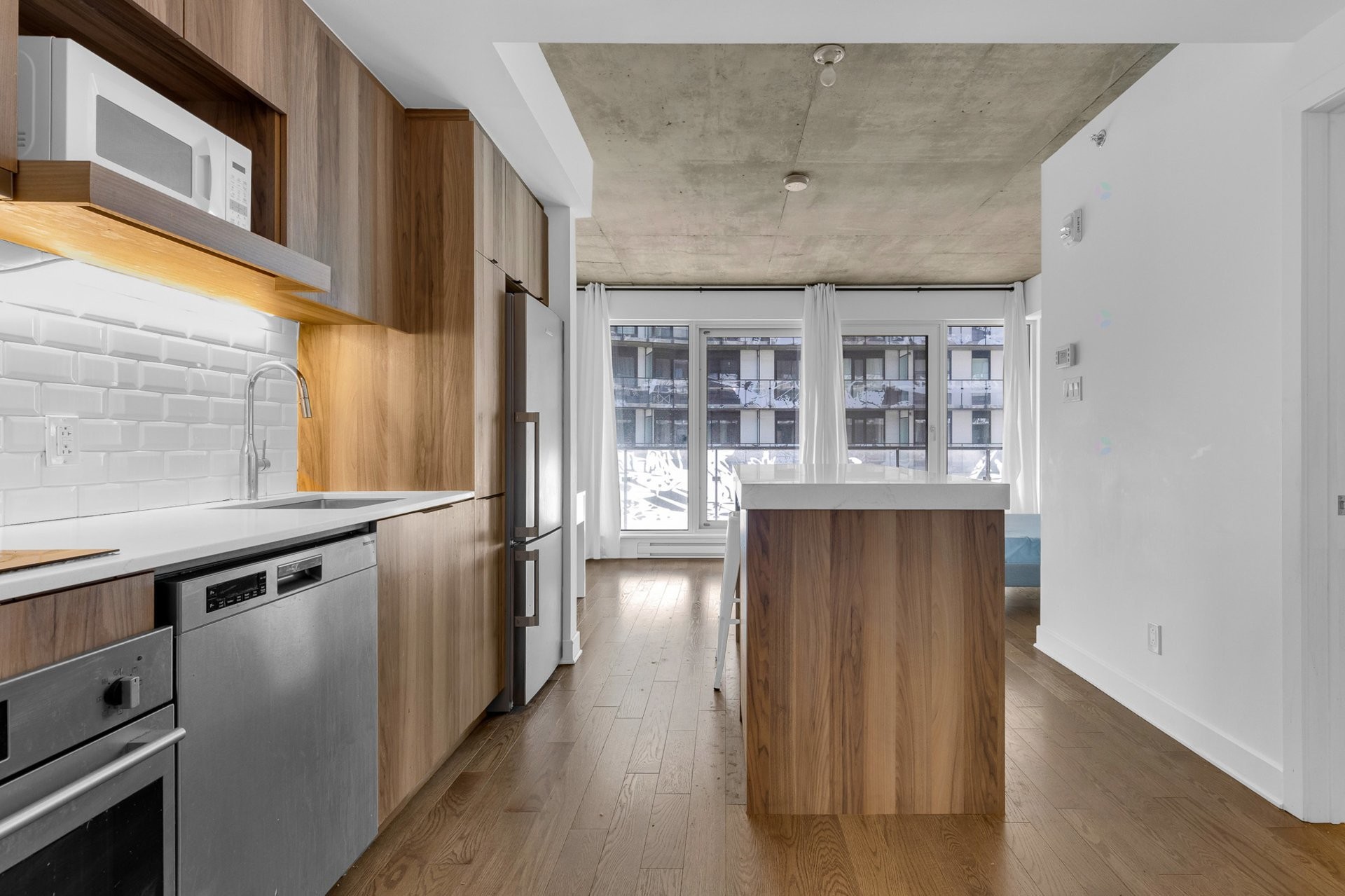 









101


Rue Peel

, 1559,
Montréal (Le Sud-Ouest),




QC
H3C0Y1

