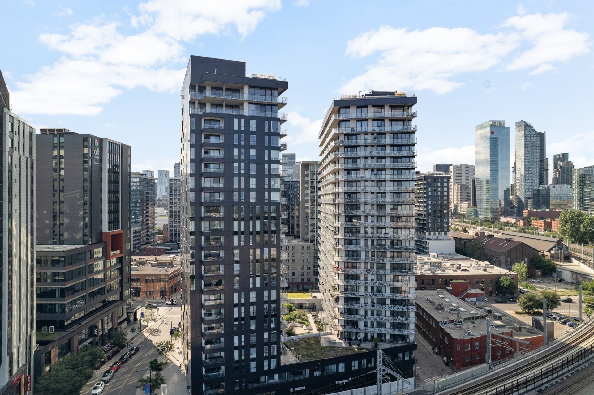 









101


Rue Peel

, 1559,
Montréal (Le Sud-Ouest),




QC
H3C0Y1

