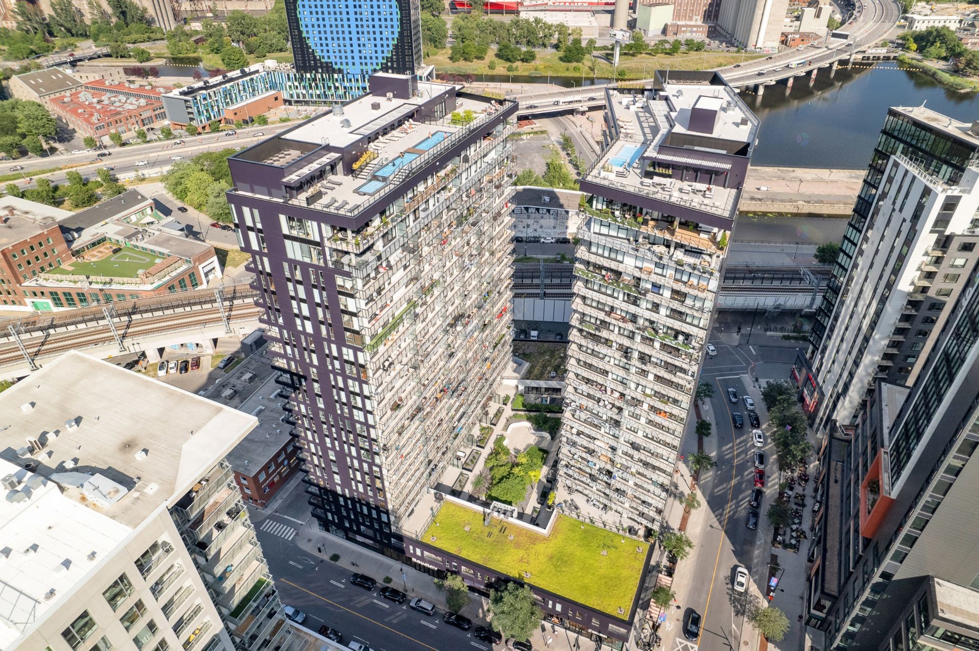 









101


Rue Peel

, 1559,
Montréal (Le Sud-Ouest),




QC
H3C0Y1

