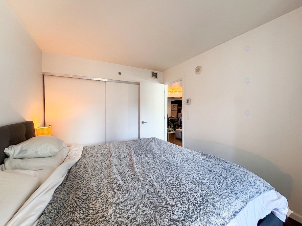 









350


Boul. De Maisonneuve O.

, 1102,
Montréal (Ville-Marie),




QC
H3A0B4

